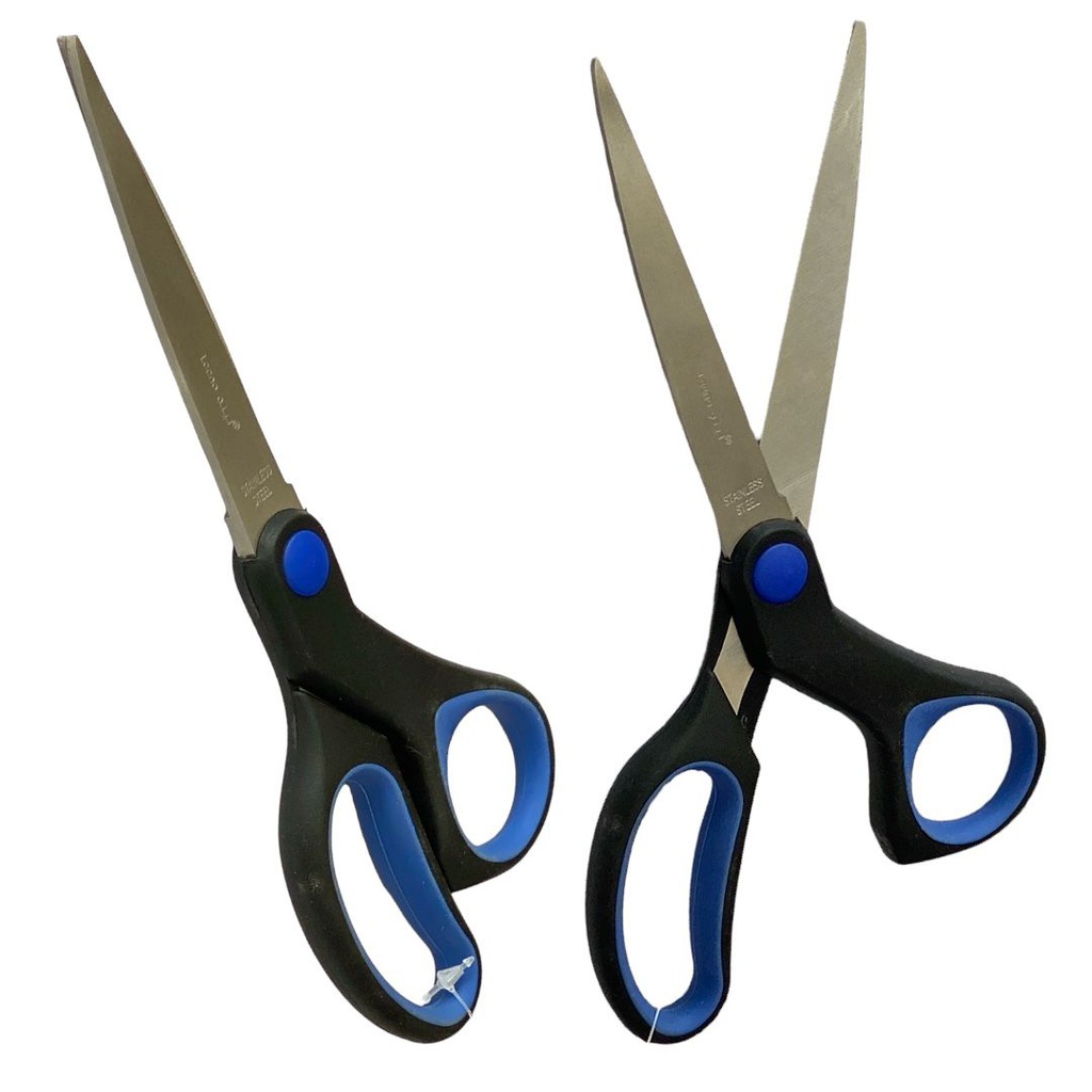 مقص وسط مكتبي